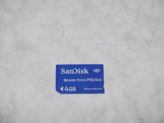SanDisk MEMORY STICK PRO DUO 4GB データ消去