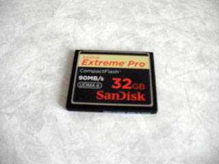 SanDiskコンパクトフラッシュ32GB